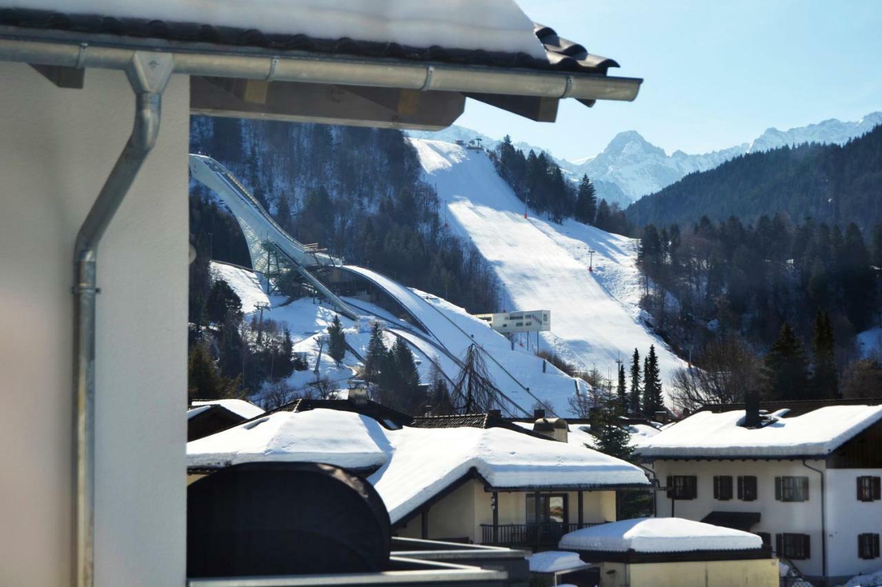 Gaestehaus Am Riedweg Garmisch-Partenkirchen Bagian luar foto